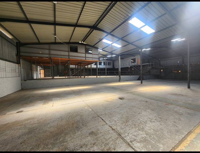 1,800M² WAREHOUSE TO LET IN WADEVILLE